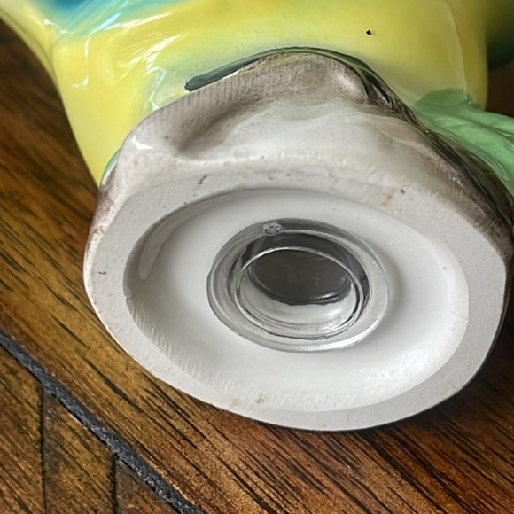 Vintage 1960’s Anthropomorphic Blue Bird Salt and Pepper Shakers with Tulip Hats - Picture 5 of 17